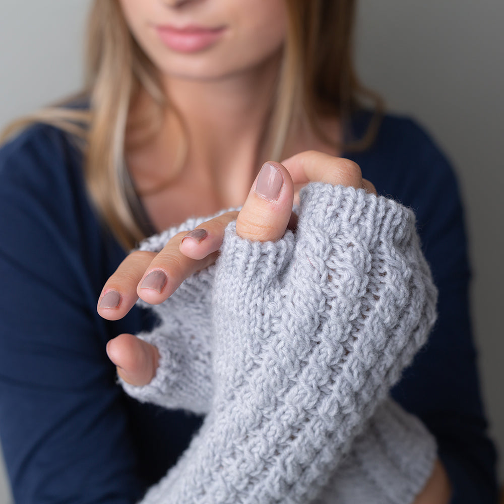 MODÈLE | TWINED MITTS