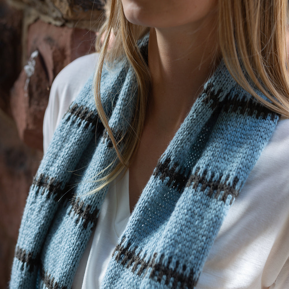 MODÈLE | SLIP LINES SCARF