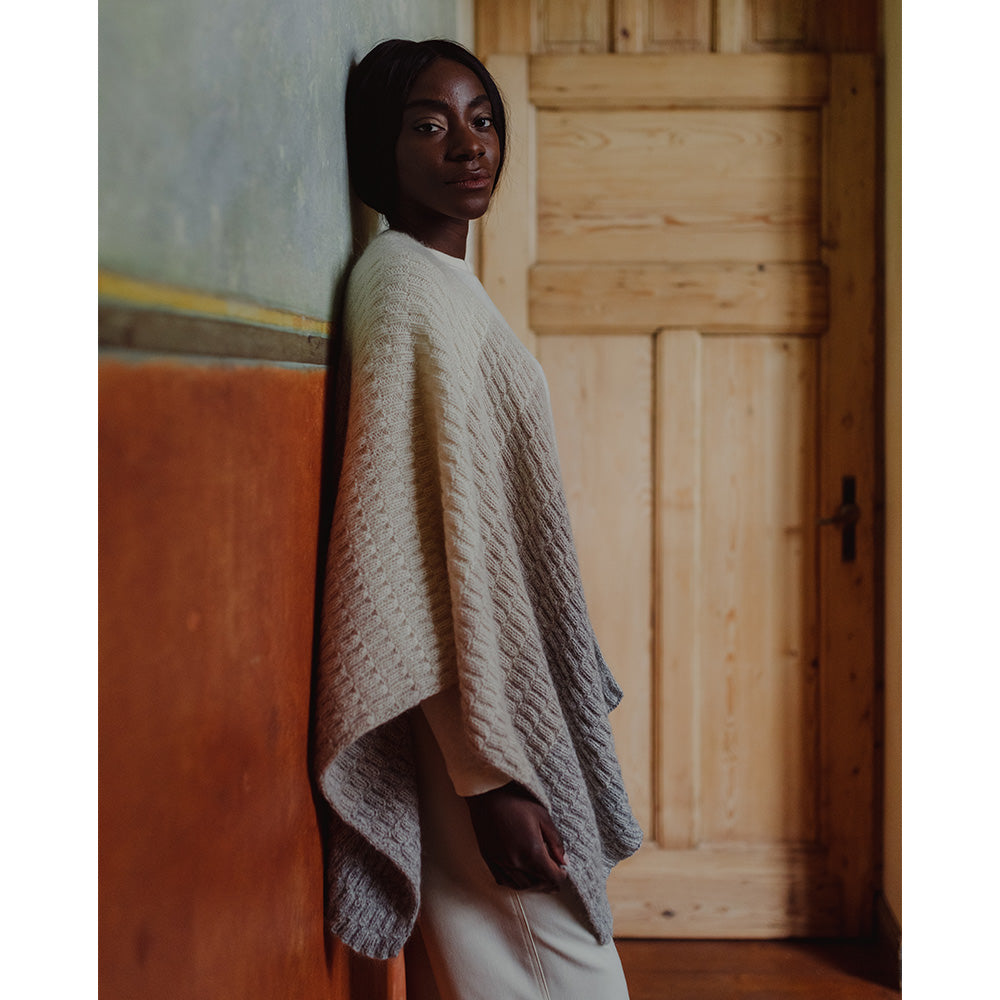 MODÈLE | CAPE MOEMA