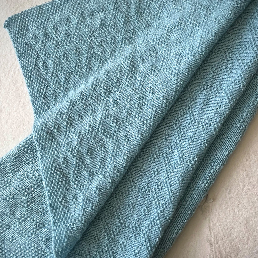 PATTERN | LITTLE DIAMONDS BLANKET
