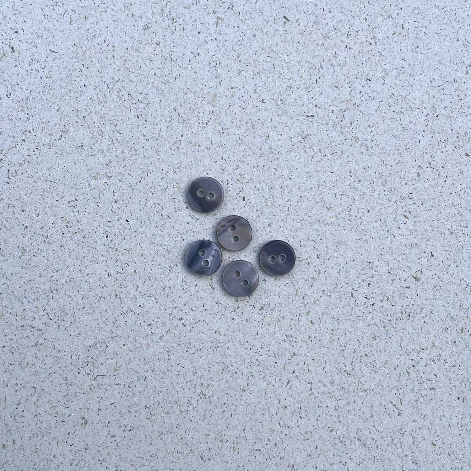 MOTHER-OF-PEARL BUTTONS BROWN Set of 5